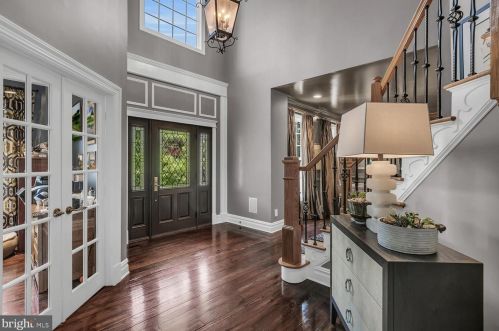 83 Ettl Cir, Princeton, NJ 08540-2334
