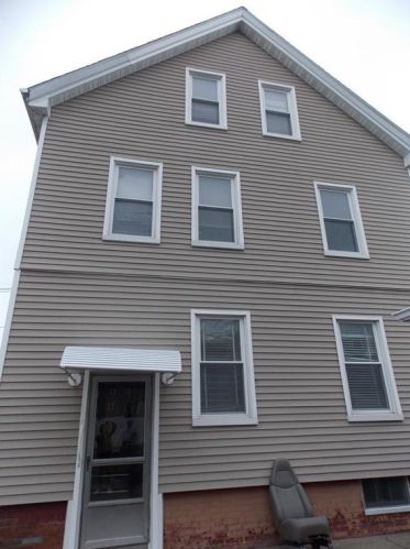 80 Salina St, Providence, RI 02908-2651