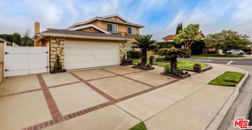 3881 Rose St, Seal Beach, CA 90740-2932