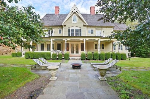 477 Riversville Rd, Greenwich CT  06831-2913 exterior