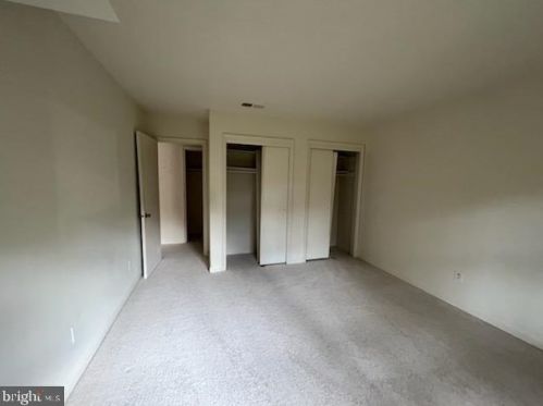 5900 Surrey Hill Pl, Springfield VA  22152-1144 exterior