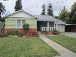 956 Paradise Blvd, Hayward, CA 94541-1446