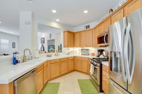 7948 Shadow Trails Ln, Riverside CA  92509-7007 exterior