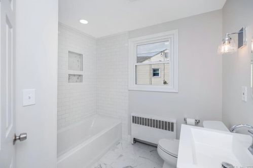 42 Lepage Rd, Windsor CT  06095-4443 exterior