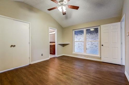 2006 Rochelle Ln, Carrollton TX 75007-2209 exterior