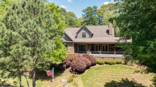 188 Lakeshore Dr, Hamilton, GA 31811-3805