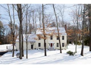 2 Trishas Way, Stratham, NH 03885-2479