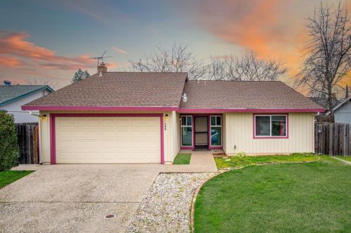 1400 Wimbledon Dr, Auburn, CA 95603-3044