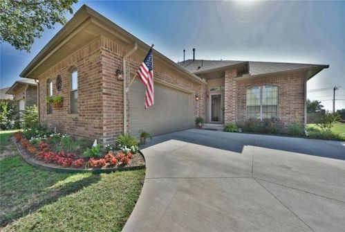 16129 Vintage Ct, Edmond, OK 73013-1441
