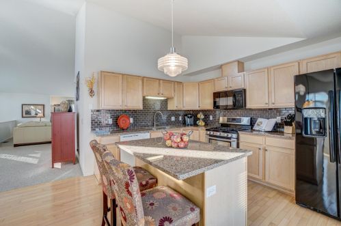 792 Cedar St, Saint Paul MN  55103-2103 exterior