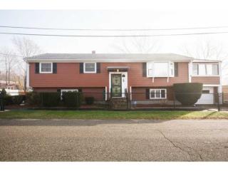 33 Gormley Ave, Portsmouth, RI 02871-4603