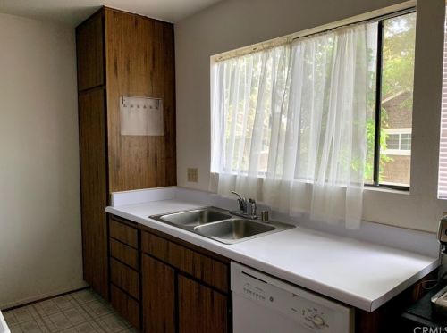 156 Streamwood, Irvine CA  92620-1940 exterior