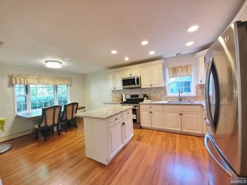 211 Essex St, Oradell, NJ 07649-2411