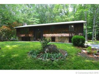 12 Macht Rd, Columbia, CT 06237-1108