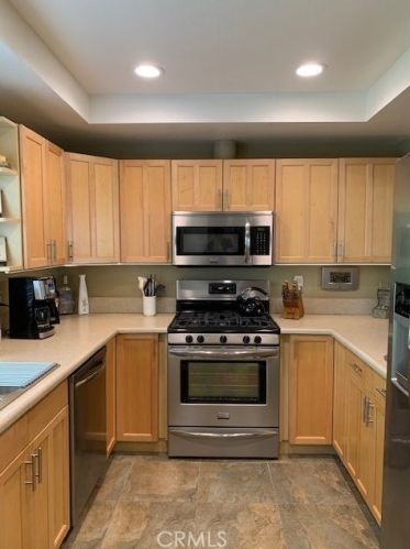2391 Miramonte Cir, Palm Springs, CA 92264-5728