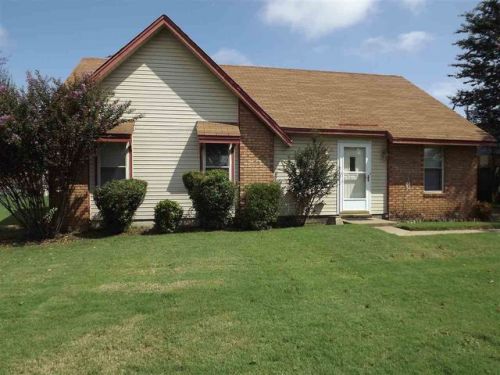 4262 Autumn Sun Rd, Millington, TN 38053-2265