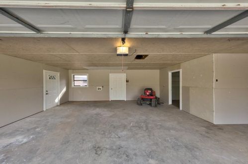 2029 Pond Shore Dr, Angleton TX 77515-7483 exterior