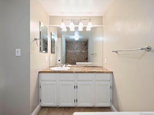 7462 Monaco St, Englewood CO  80112-1302 exterior