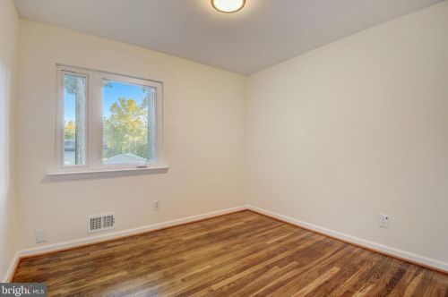 1606 Northcrest Dr, Silver Spring MD 20904-1456 exterior