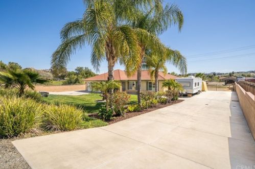 19063 Spalding Ave, Riverside CA  92508-9417 exterior