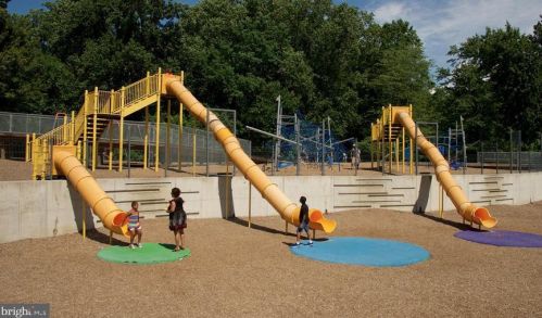 13713 Lockdale Rd, Silver Spring MD 20906-2117 exterior