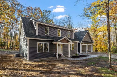 71 Hartshorn Rd, Barnstead, NH 03218-3666