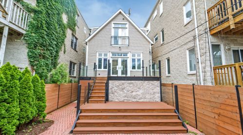 3033 Seminary Ave, Chicago, IL 60657-4335