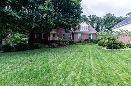 231 Cardigan Cir, Lilburn, GA 30047-2109