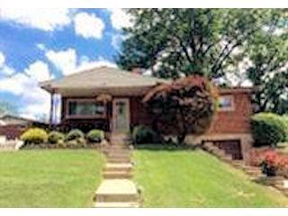 326 Gln Oaks Dr, Cincinnati OH  45238-5767 exterior