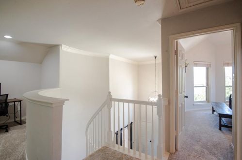 210 Wellington Rd, Irving TX 75063-7201 exterior