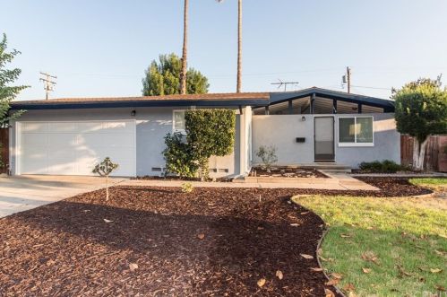 1016 Woodland Ln, Glendora, CA 91741-3668