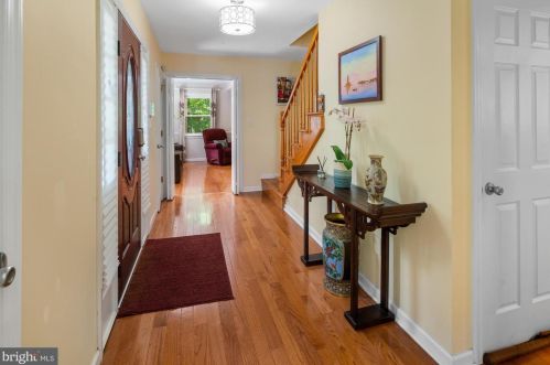 1063 Stuart Rd, Princeton NJ  08540-1214 exterior