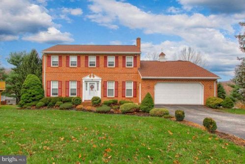 108 Buchanan Dr, York, PA 17402-4801