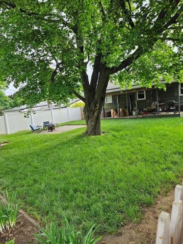 83 Merida Ave, Woonsocket, RI 02895-2208