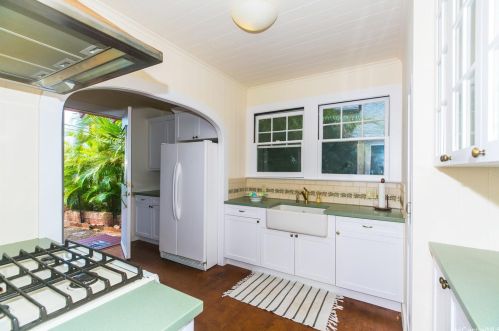 3304 Maunaloa Ave, Honolulu, HI 96816-2135