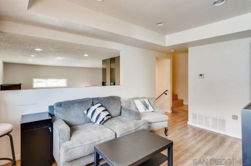 4052 Mahaila Ave, San Diego, CA 92122-5810
