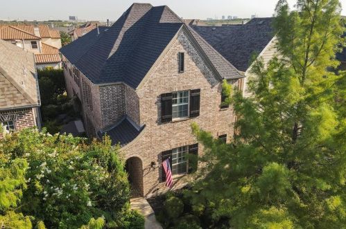 2253 Longwood Dr, Carrollton TX 75010-4912 exterior