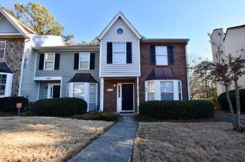 2115 Fairways Ct, Kennesaw, GA 30144-2094