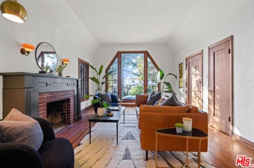 1212 Cedar St, Glendale CA  91207-1427 exterior