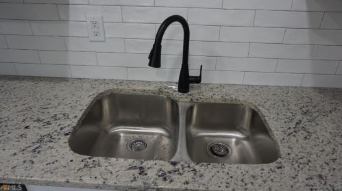 3260 Creekwood Dr, Rex GA  30273-2121 exterior