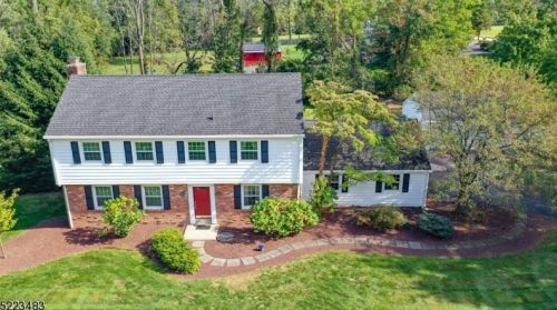 4 Fawn Dr, Flemington, NJ 08822-2602