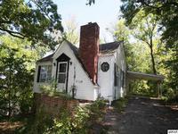 201 Mountain View Dr, Pigeon Forge, TN 37862-3145