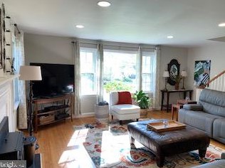 207 Sykes Ln, Media, PA 19086-6316