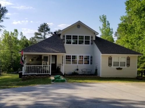 184 Sidney Lanier Dr, Oxford, GA 30054-3021