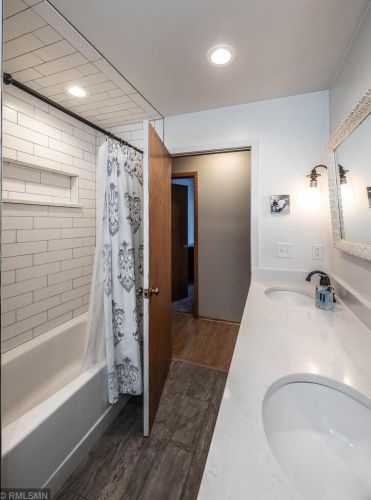 2437 Hillside Rd, Saint Paul MN  55110-5535 exterior