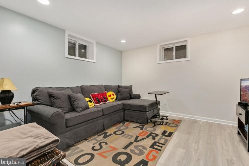 322 Northwest Dr, Silver Spring MD 20901-1431 exterior