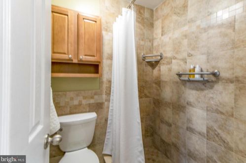 2017 Featherwood St, Silver Spring MD 20904-6643 exterior