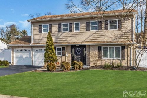 32 Arvin Rd, Old Bridge, NJ 08857-1327