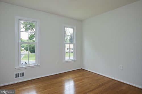 2405 Blue Valley Dr, Silver Spring MD 20904-5206 exterior