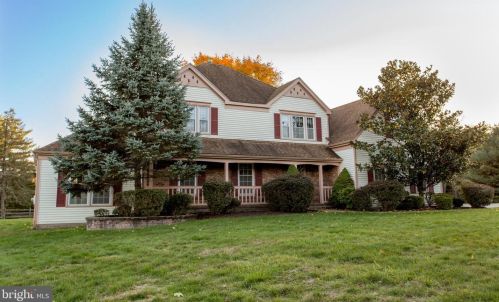 5 Rolling Ln, Flemington, NJ 08822-4538